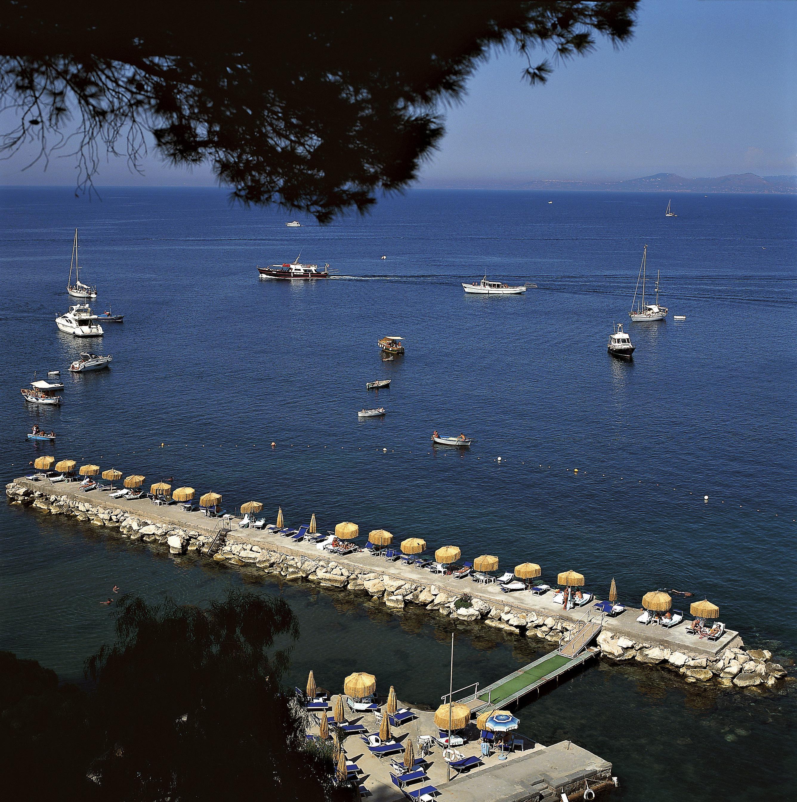 Regina Isabella-resort Restaurant Hotel